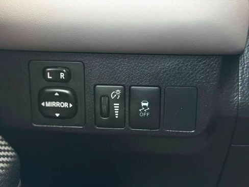 Used 2015 Toyota RAV4 XLE AWD/4WD image 16