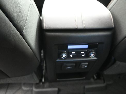 Used 2023 Chevrolet Traverse High Country image 18