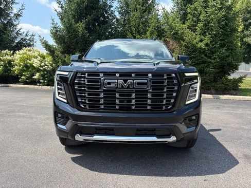 Used 2025 GMC Yukon Denali Ultimate w/ LPO, Floor Liner Package AWD/4WD image 13