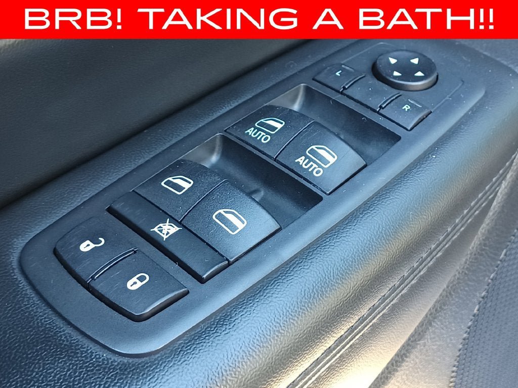 Used 2020 Jeep Grand Cherokee Altitude AWD/4WD image 8