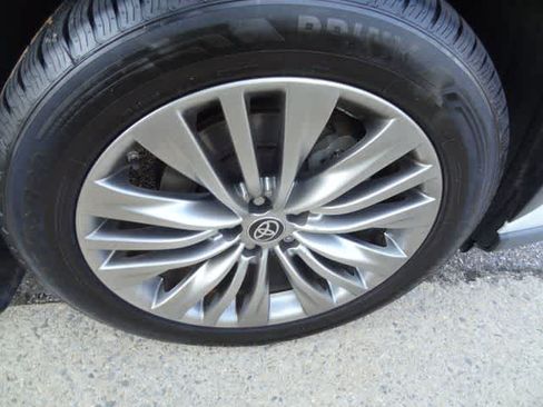 Used 2022 Toyota Highlander Platinum AWD/4WD image 16