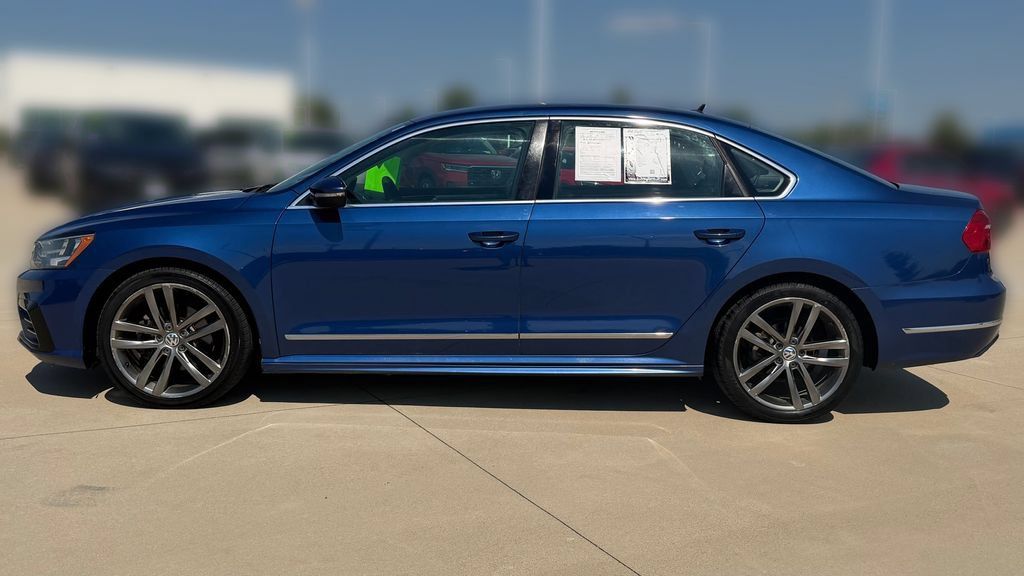 Used 2016 Volkswagen Passat 1.8T R-Line FWD image 2