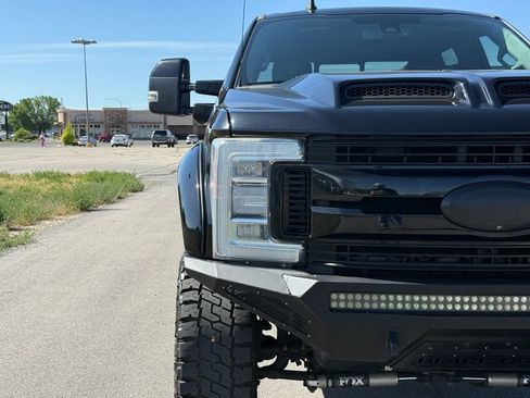 Used 2019 Ford F250 Lariat w/ Lariat Ultimate Package AWD/4WD image 6