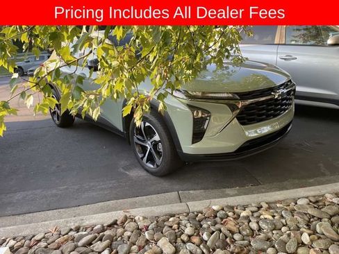 Used 2024 Chevrolet Trax RS w/ Driver Confidence Package FWD image 12