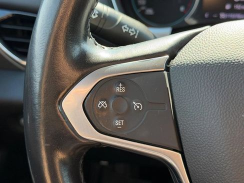 Used 2020 Chevrolet Traverse LT FWD image 17