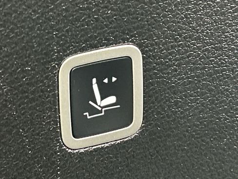 Used 2022 Chrysler Pacifica Limited image 22