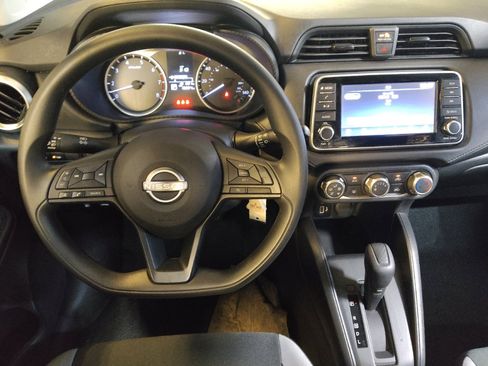 Used 2025 Nissan Versa S w/ Trunk Package FWD image 22