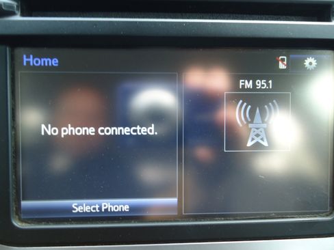 Used 2019 Toyota 4Runner SR5 AWD/4WD image 17