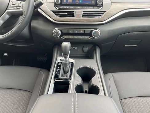 New 2025 Nissan Altima 2.5 SV image 3