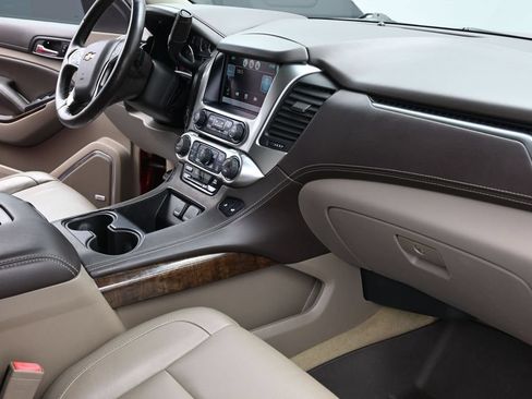 Used 2015 Chevrolet Tahoe LT w/ Luxury Package AWD/4WD image 10