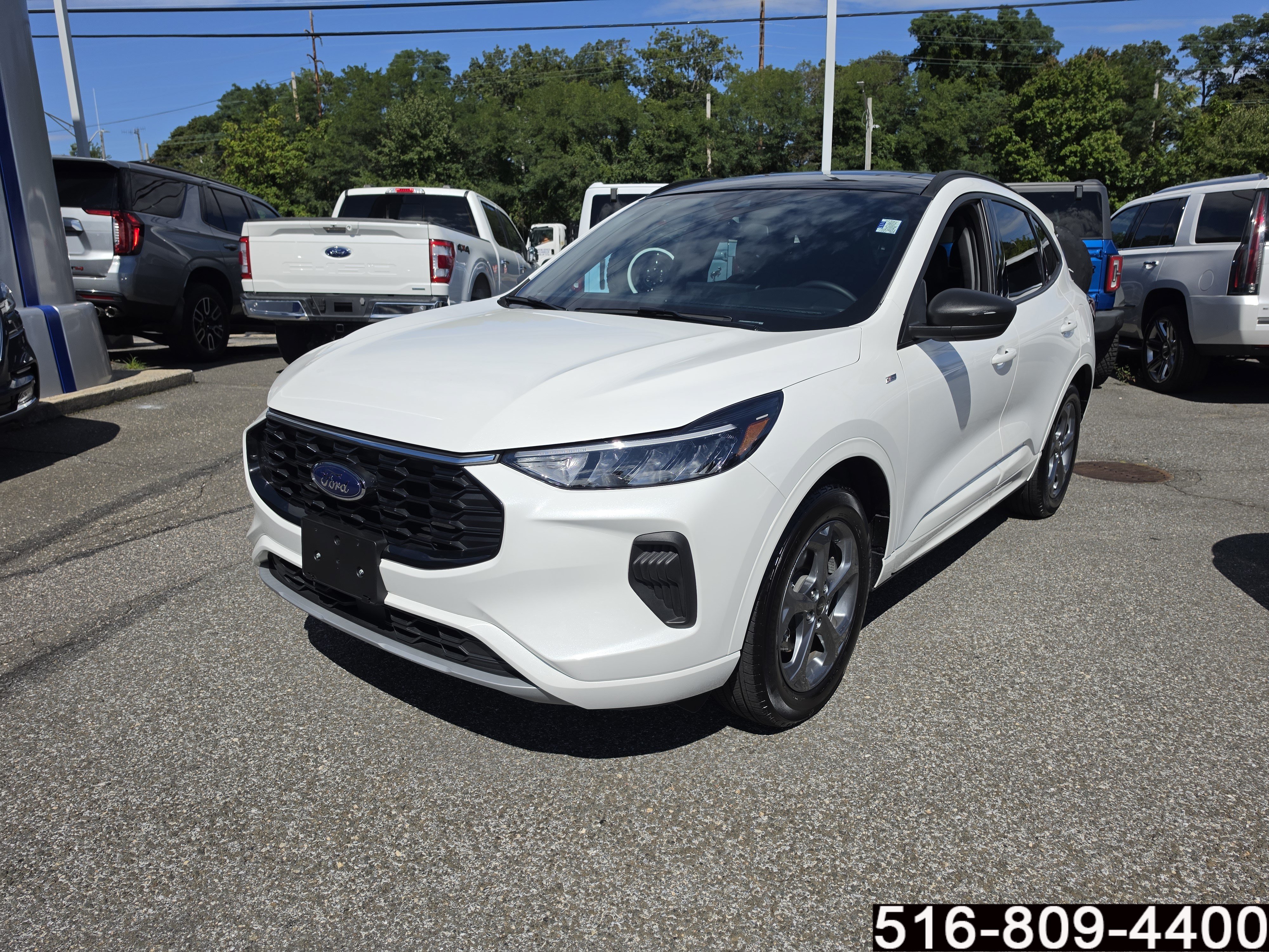 Used 2023 Ford Escape ST-Line w/ Tech Pack #1 AWD/4WD image 7
