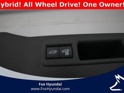 Used 2024 Toyota Venza XLE image 15