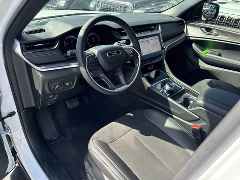 New 2026 Jeep Grand Cherokee Altitude AWD/4WD image 11