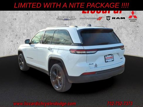 Used 2023 Jeep Grand Cherokee Limited w/ Luxury Tech Group II image 4