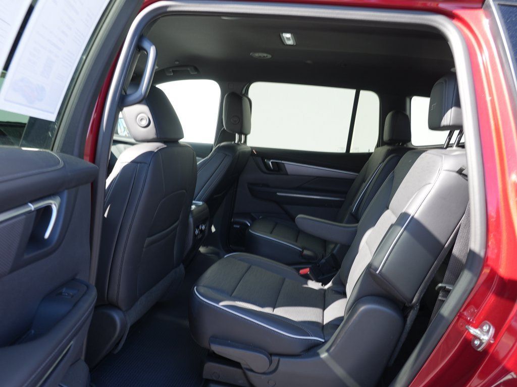 Certified 2026 Buick Enclave Sport Touring AWD/4WD image 18