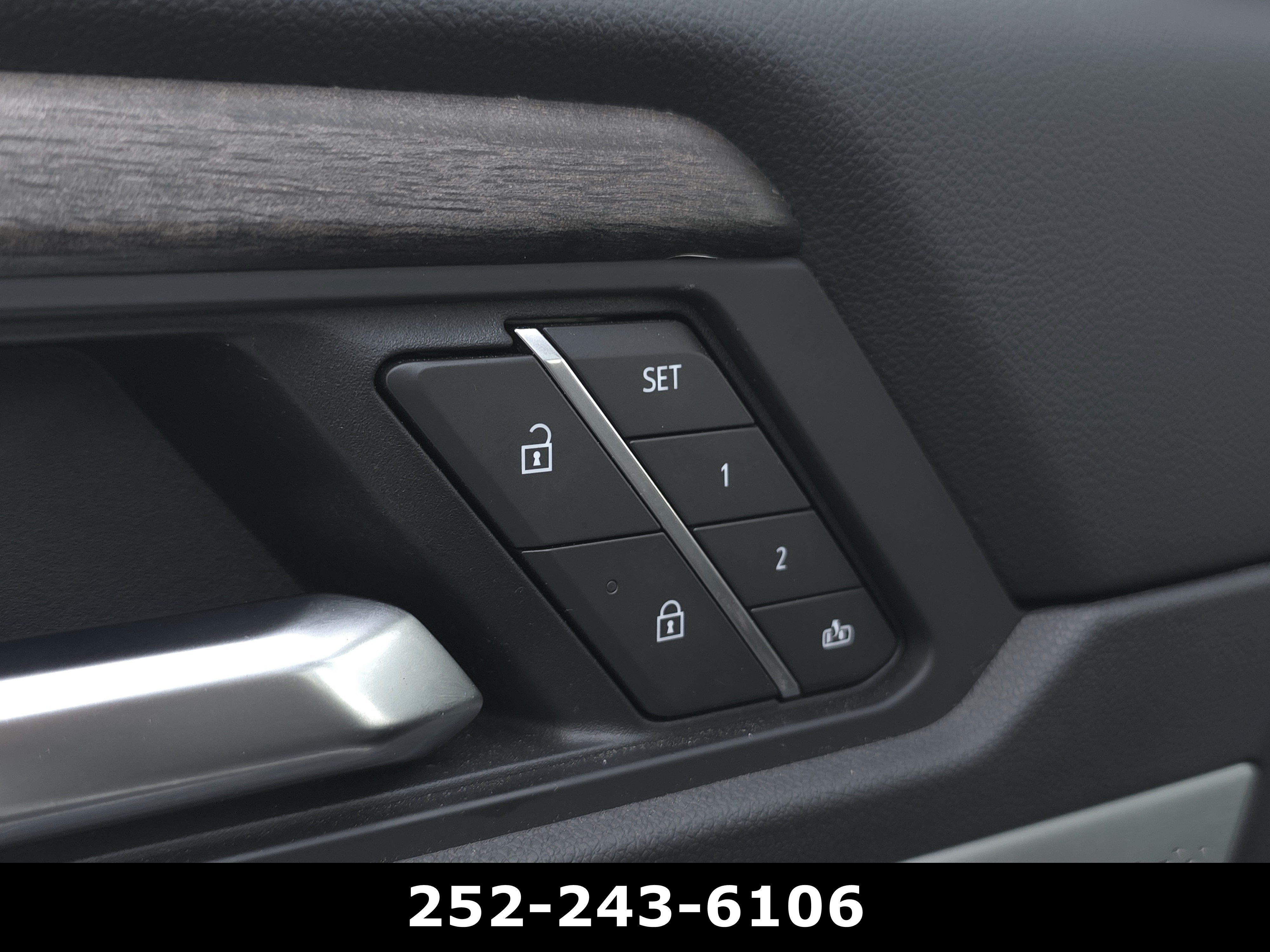 Used 2026 GMC Acadia Denali Ultimate FWD image 12