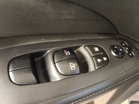 Used 2017 Nissan Pathfinder SL w/ SL Premium Package FWD image 27