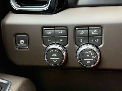 Used 2026 GMC Sierra 1500 Denali w/ Technology Package AWD/4WD image 15
