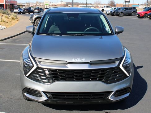 Used 2024 Kia Sportage LX FWD image 3