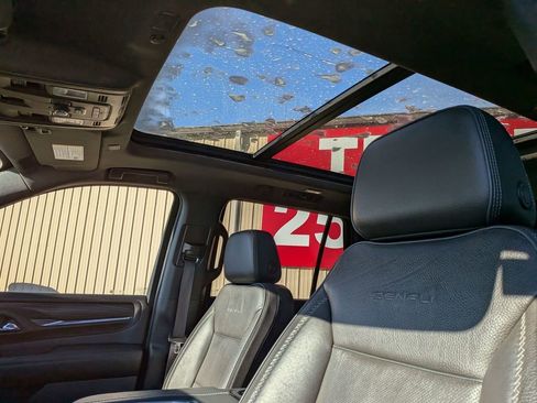Used 2021 GMC Yukon Denali w/ Denali Premium Package AWD/4WD image 15