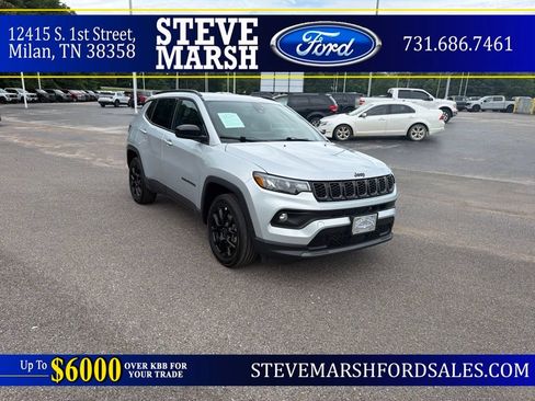 Used 2025 Jeep Compass Latitude w/ Convenience Group AWD/4WD image 1
