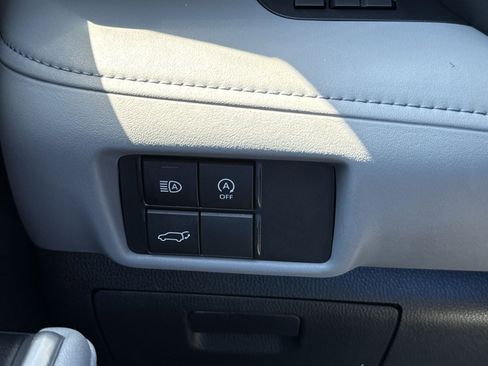 Used 2023 Toyota Highlander XLE AWD/4WD image 20