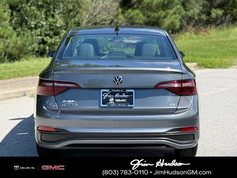 Used 2024 Volkswagen Jetta SE FWD image 13