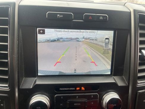 Used 2018 Ford F150 Lariat w/ Equipment Group 502A Luxury image 8