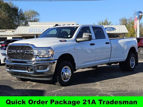 Used 2024 RAM 3500 Tradesman w/ Chrome Appearance Group image 4