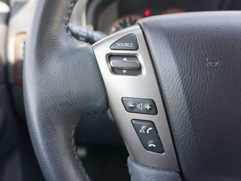 Used 2014 Nissan Armada SL w/ Moonroof Package AWD/4WD image 7