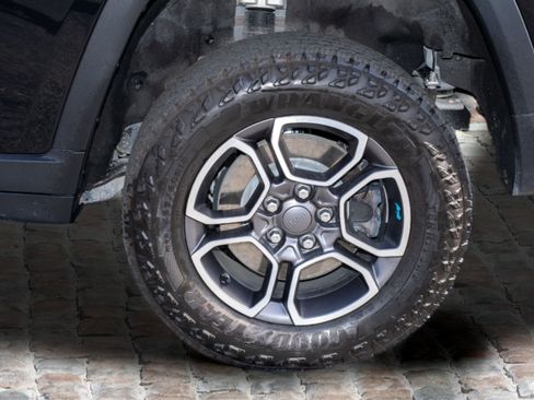 Used 2023 Jeep Grand Cherokee Trailhawk w/ Luxury Tech Group III image 40