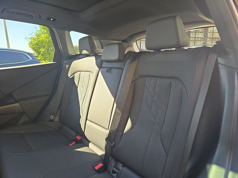 Used 2025 BMW X3 xDrive30i w/ Convenience Package image 11