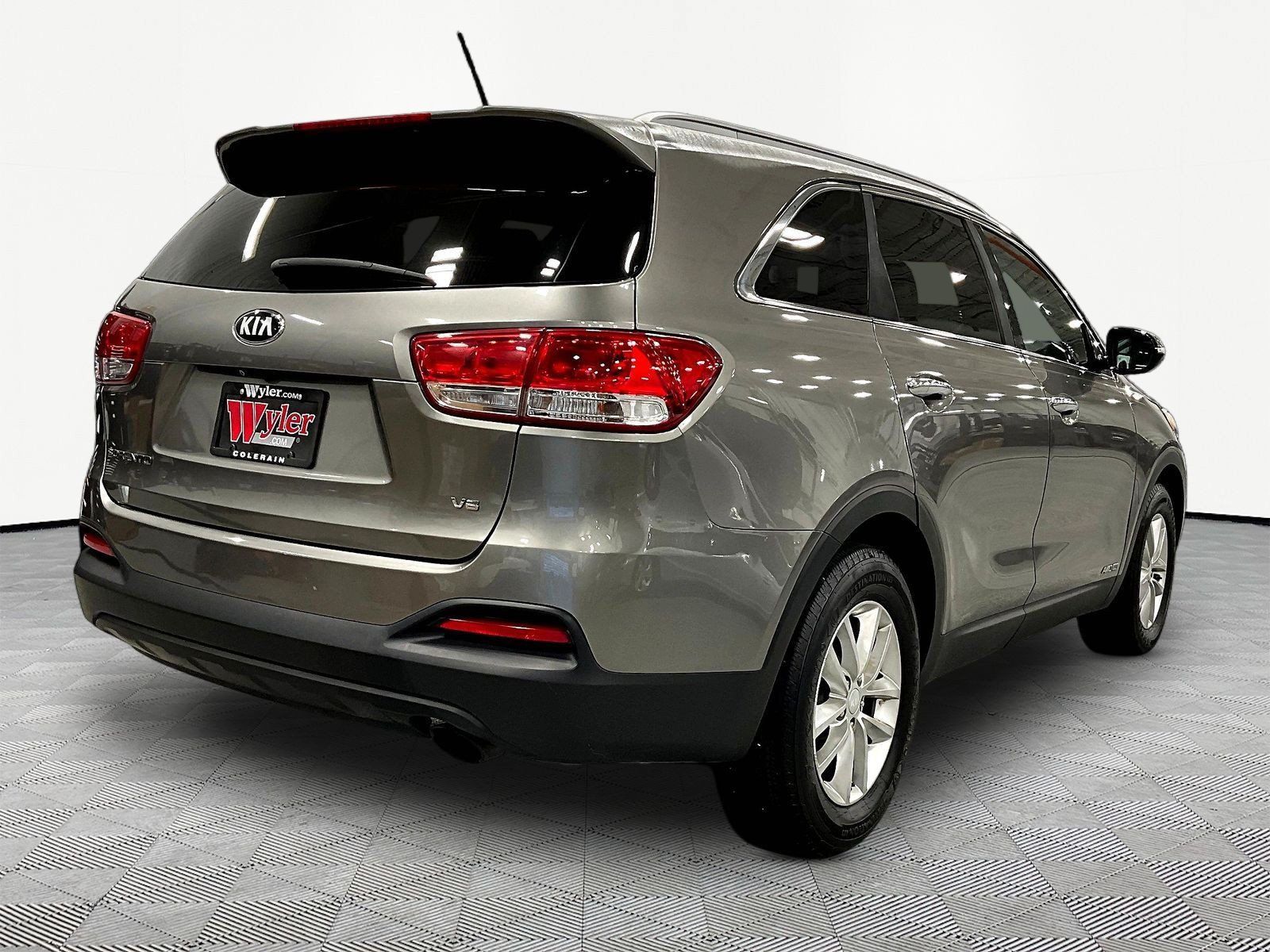 Used 2016 Kia Sorento LX AWD/4WD image 6