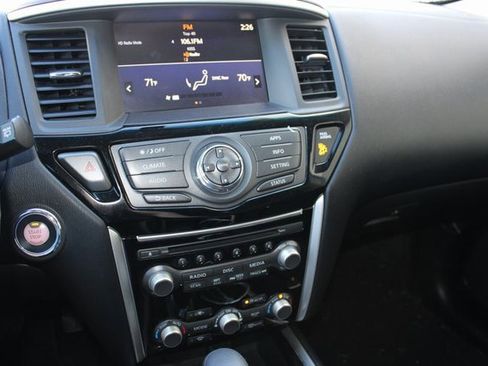 Used 2019 Nissan Pathfinder S image 7