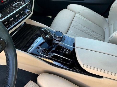 Used 2023 BMW 540i xDrive w/ Convenience Package AWD/4WD image 18