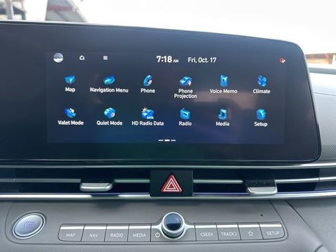 Used 2024 Hyundai Elantra SEL image 31