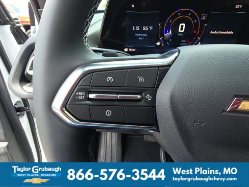 New 2026 Chevrolet Traverse LT w/ Sun and Wheel Package FWD image 18