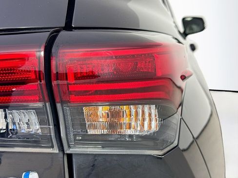 Used 2022 Toyota Highlander Limited FWD image 34