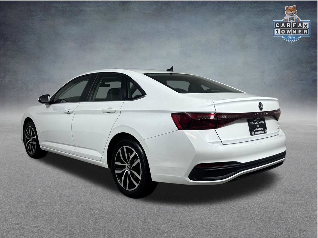 Used 2026 Volkswagen Jetta SE FWD image 6