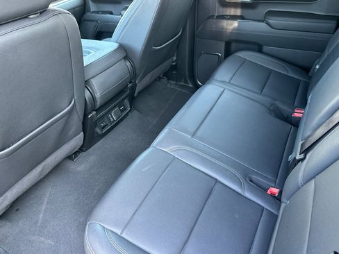 Used 2024 GMC Sierra 1500 SLT image 13