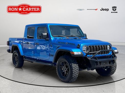 Used 2025 Jeep Gladiator Sport AWD/4WD image 1
