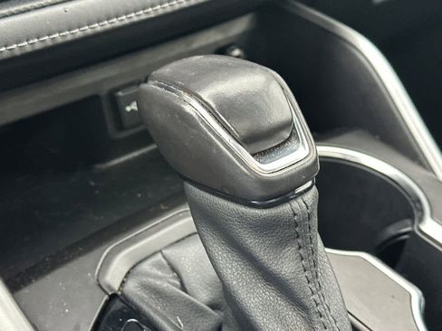 Used 2021 Toyota Highlander XLE image 25