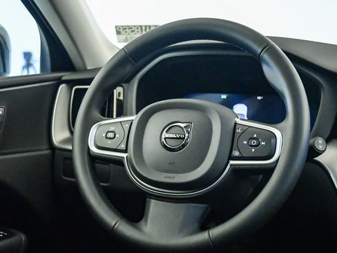 Certified 2025 Volvo XC60 B5 Core AWD/4WD image 13