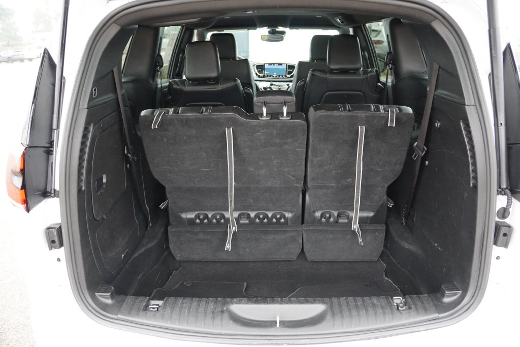 Used 2024 Chrysler Pacifica Limited FWD image 23