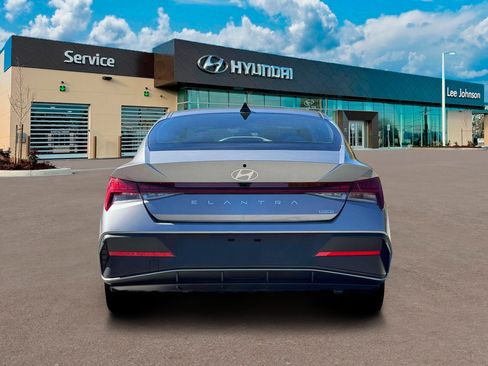 New 2026 Hyundai Elantra Hybrid FWD image 6