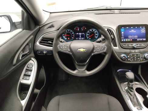 Used 2025 Chevrolet Malibu LT FWD image 22