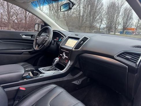 Used 2017 Ford Edge Titanium w/ Technology Package image 12
