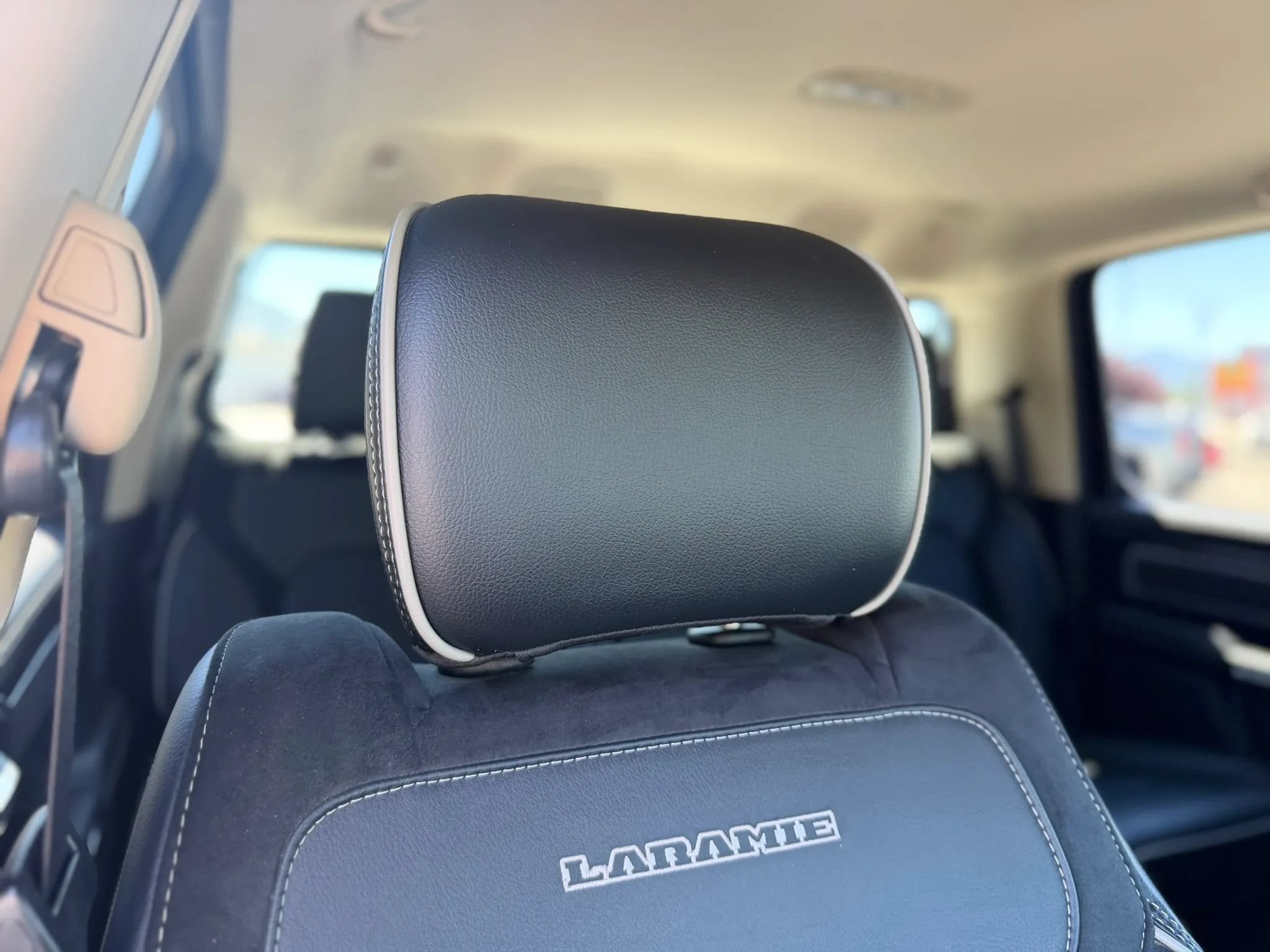 Used 2021 RAM 1500 Laramie AWD/4WD image 6