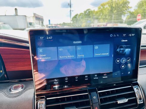 Used 2022 Lincoln Navigator Reserve image 37