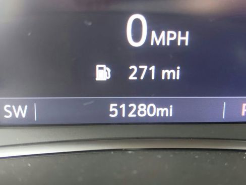 Used 2024 GMC Terrain SLT image 23